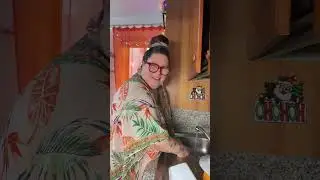Cleaning my kitchen and my fridge 