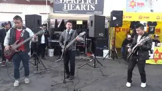 Derelict Hearts: Kuv Txoj Sia (live)