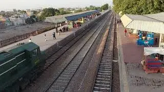 37up fareed express arriving bahawalpur 