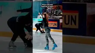 Dubai I Dubai Mall Ice Rink I Ice skating ⛸️ I UAE 🇦🇪 I #shortfeed #shortsfeed #shorts