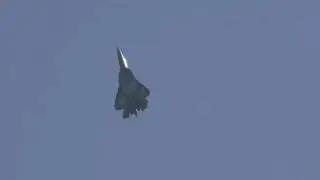 Т-50 выполняет маневры &laquo;плоский штопор&raquo;