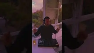 No wait, Dont Hesitate🤜🏻🤛🏻 #liveset #dj #groovehouse #groovebass #housemusic #housegrooves