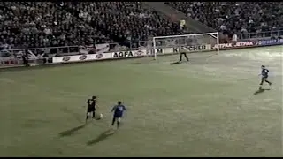 Wilcox and Ripley hurt Oldham with a swift counter attack [Jan 1993]