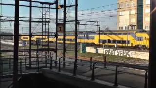 Metro RandstadRail / RET van station Rijnhaven naar Zuidplein, Schiedam, Pernis, 14 FEB 2015