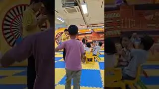 ada gamesnya juga dari pegawainya
