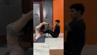 Side splits #sidesplitting #yogavietnam #yoga #legstrength #motivation #pushpa2 #pushpa #southindian
