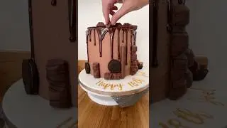 Chocolate drip cake 🍫😋 #chocolate #chocolatecake #cakedecorating