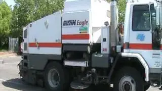 DL65972: 2003 High Performance Elgin Eagle Street Sweeper