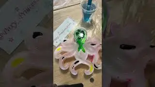 So electric ⚡️ #epoxyresinart #epoxy #epoxyresin #resin #resincrafts #resinart #resinartist #octopus