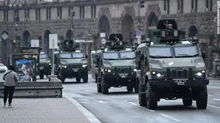 Ukraine Crisis 40 Miles Russian military stalled convoys and supplies start moving to ukraine