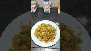 Street style fried rice from leftover rice 🍚🤤 #youtubeshorts #shortsfeed #shorts #ytshorts #short