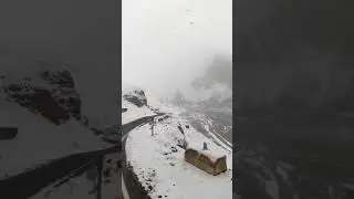 Baralacha Pass में जबरदस्त Snowfall ❄️❄️#shorts #ytshorts #welcomeexploreroads