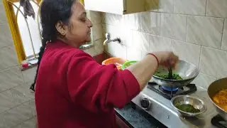 বাবা ঠান্ডায় খাওয়া দাওয়া করে লেপের নিচে ঢুকে পড়লাম আর দাদা ভাই কম্বলের নিচে।#runa family#