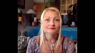CREATE A LIFE OF ABUNDANCE AND PROSPERITY - Petra Simmons RAY