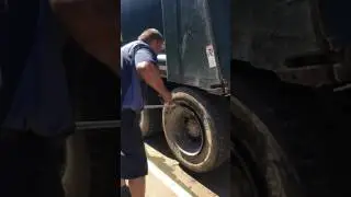 How to Change a trash truck tire!!