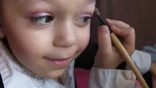 My 5 Year Old Sister's Make Up Tutorial *Makeup Look*