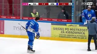 Jakub Kube&scaron; trafiony kijem w twarz po strzale Marka Viitanena