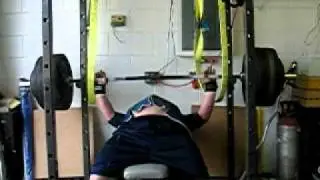 benching 565 with safety straps