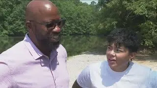 Man who collapsed  running AJC Peachtree Road Race teams up with officer who saved him
