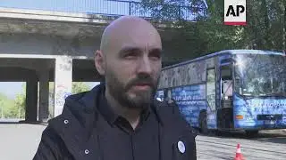 Mobile bus centre set up to help Belgrade's homeless