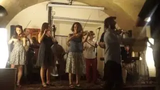 Pražsk&aacute; jidi&scaron; kapela at Z&aacute;zem&iacute;
