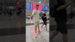 Распаковка Robot Phone на вокзале!