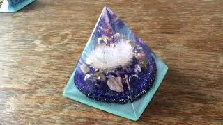 Orgonite pyramid medium 'Universal love'