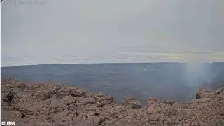 Eruption in Moku&lsquo;āweoweo, the summit caldera of Mauna Loa, recorded on webcam - November 27 2022