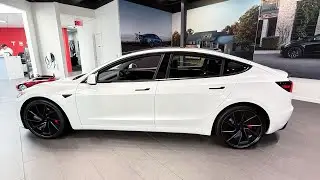 Wizualizacja wyglądu zewnętrznego Tesli Model 3 Performance z 2025 r. | Kolor perłowo-biały wielo...