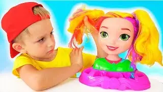 Влад и Мама играют в салон красоты и макияж