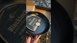 Unboxing a new Blacklock cast iron skillet