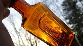 Bottle Collecting & Bottle Digging 2021 ~ Dr Seth, Vapo Cresolene, Parisian Sage, Moxham Pharmacy