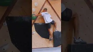 V4 at Long Beach rising #bouldergym #bouldering #climbinggym #climbing