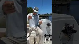 Captain @JohnnyStabile  tying up a Uni knot with the help of the E-Sea Paddle Holder.