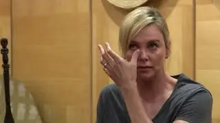Le lacrime di Charlize Theron: fermare per sempre l'Aids