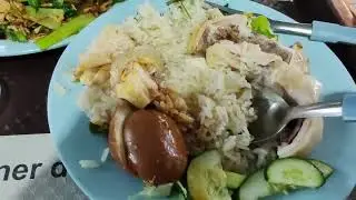 Singapore Hainanese chicken rice