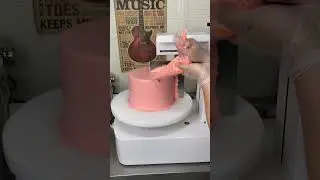 So beautiful so cool cake machine
