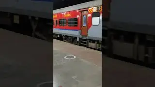 22443 Kanpur Bandra SF Express arriving Bharatpur