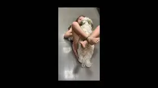 Marina brincando com Duquesa