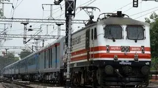 Indian elite express train🚝🚦 running his own time....#indianrailways #expresstrain