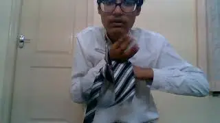 How to tie a Necktie With The Four In Hand Tie Knot