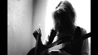 Sound sketch: bowed bass performance