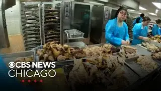 Chicago volunteers prepare Thanksgiving feast for thousands