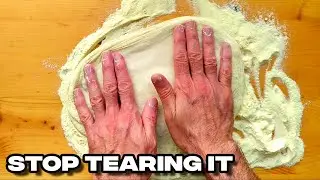 Stretch Without Tearing: The Perfect Hole-Free Pizza Dough 🙌
