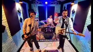 " Aurora Colors " Locked Out of heaven    [ bruno mars COVER ]