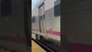 NJ transit #4025 pulling into Suffern station #njtransit #train #trains # #train  #suffern #newyork