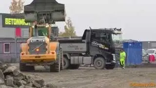 Volvo L180G Loading Volvo FH 540 Dump Truck