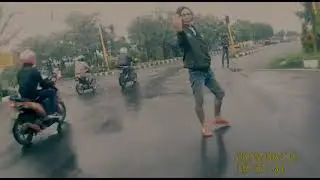 vlog | Bus Eka sedang ngeblong-ngeblong di jalanan