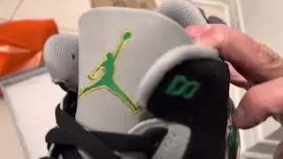 Unboxing: Jordan 3 Celtic or Pine Green from Nike.ca - Nov 5 2021 - white streaks on the toe???