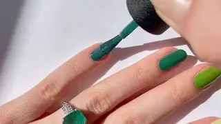 Skittle Mani - Easy St. Patrick&rsquo;s Day Nail Art